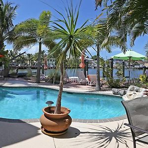 Manatee Bay Inn